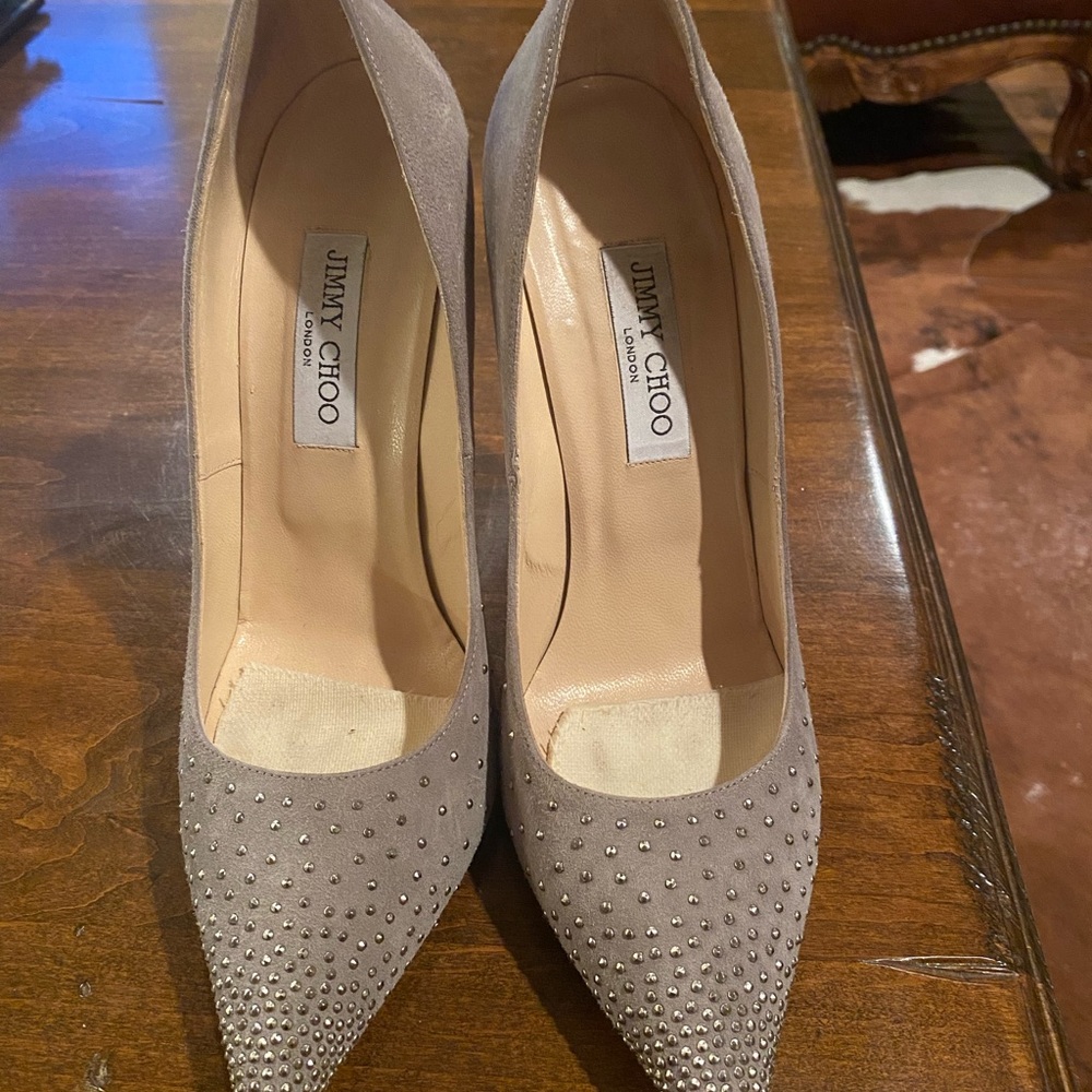 Jimmy Choo grey suede pumps with silver studded toe. Size 40.5